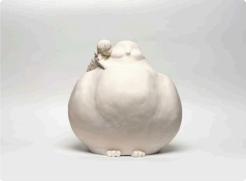 Hope Kiss, sculpture in Gesmonite